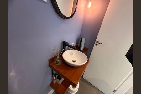 Casa de condomínio à venda com 240m², 4 quartos e 3 vagas Casa de condomínio à venda com 240m², 4 quartos e 3 vagasLavabo