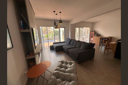 Sala de casa de condomínio à venda com 4 quartos, 240m² em Chácara Monte Alegre, São Paulo