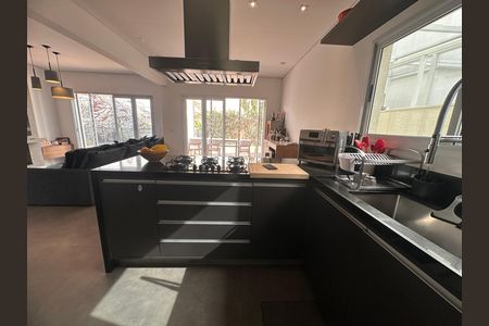 Casa de condomínio à venda com 240m², 4 quartos e 3 vagas Casa de condomínio à venda com 240m², 4 quartos e 3 vagasCozinha
