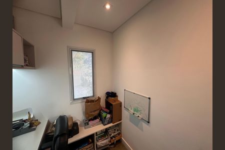 Casa de condomínio à venda com 240m², 4 quartos e 3 vagas Casa de condomínio à venda com 240m², 4 quartos e 3 vagasEscritório