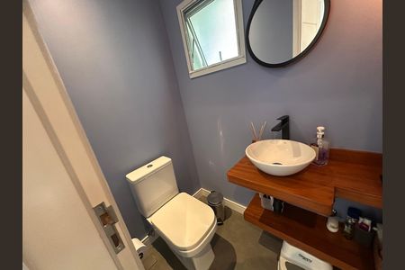 Casa de condomínio à venda com 240m², 4 quartos e 3 vagas Casa de condomínio à venda com 240m², 4 quartos e 3 vagasLavabo