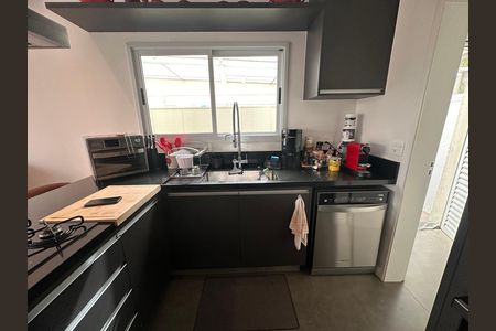 Casa de condomínio à venda com 240m², 4 quartos e 3 vagas Casa de condomínio à venda com 240m², 4 quartos e 3 vagasCozinha