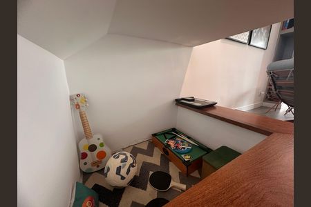 Sala de casa de condomínio à venda com 4 quartos, 240m² em Chácara Monte Alegre, São Paulo