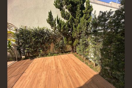 Casa de condomínio à venda com 240m², 4 quartos e 3 vagas Casa de condomínio à venda com 240m², 4 quartos e 3 vagasChurrasqueira