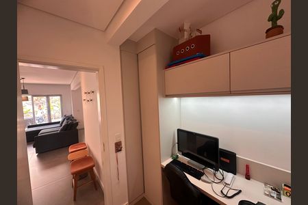 Casa de condomínio à venda com 240m², 4 quartos e 3 vagas Casa de condomínio à venda com 240m², 4 quartos e 3 vagasEscritório