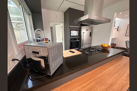 Casa de condomínio à venda com 240m², 4 quartos e 3 vagas Casa de condomínio à venda com 240m², 4 quartos e 3 vagasCozinha