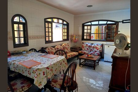 Sala de casa para alugar com 4 quartos, 230m² em Senador Vasconcelos, Rio de Janeiro