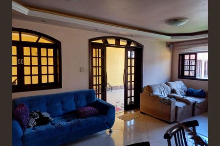 Casa para alugar com 230m², 4 quartos e 2 vagas