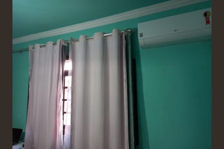 Casa para alugar com 230m², 4 quartos e 2 vagas