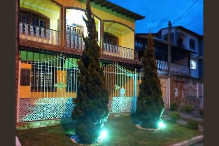 Casa para alugar com 230m², 4 quartos e 2 vagas