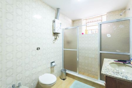 Casa para alugar com 350m², 5 quartos e 3 vagasBanheiro 