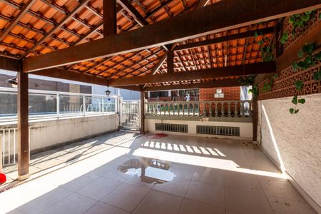 Casa para alugar com 350m², 5 quartos e 3 vagasÁrea externa