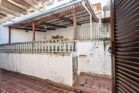 Casa para alugar com 350m², 5 quartos e 3 vagasÁrea dos fundos