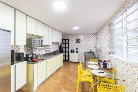 Casa para alugar com 350m², 5 quartos e 3 vagasCozinha