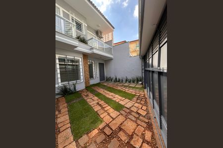 Casa à venda com 142m², 3 quartos e 2 vagas