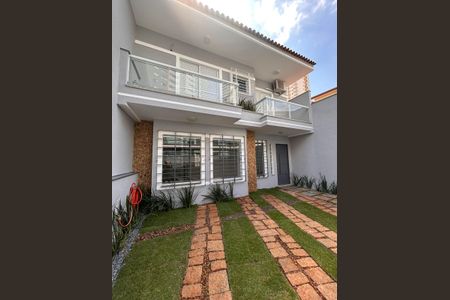 Casa à venda com 142m², 3 quartos e 2 vagas