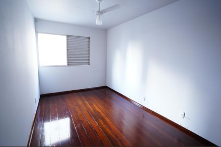 Apartamento para alugar com 120m², 4 quartos e 2 vagasQuarto 2