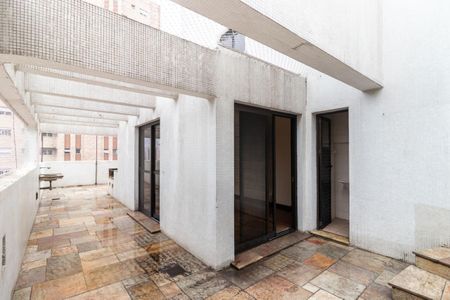 Apartamento para alugar com 238m², 3 quartos e 2 vagas