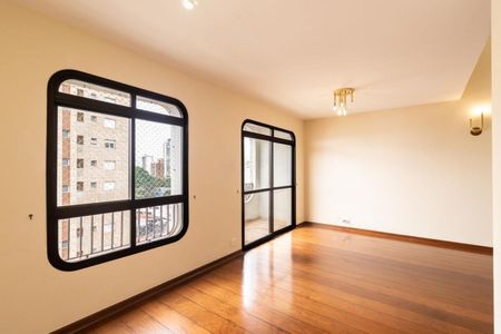Apartamento para alugar com 238m², 3 quartos e 2 vagas