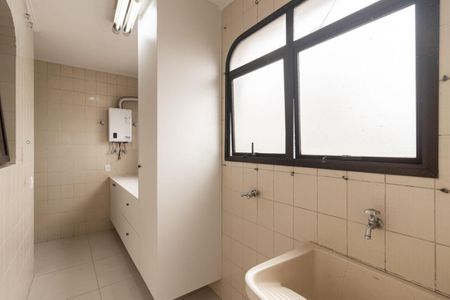 Apartamento para alugar com 238m², 3 quartos e 2 vagas