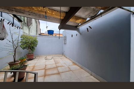 Quintal de casa à venda com 3 quartos, 180m² em Vila Linda, Santo André