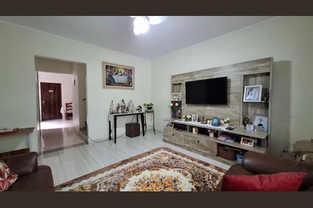Casa à venda com 180m², 3 quartos e 3 vagas Casa à venda com 180m², 3 quartos e 3 vagasSala
