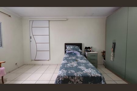 Casa à venda com 180m², 3 quartos e 3 vagas Casa à venda com 180m², 3 quartos e 3 vagasQuarto 1 suíte