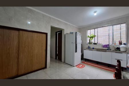 Casa à venda com 180m², 3 quartos e 3 vagas Casa à venda com 180m², 3 quartos e 3 vagasCozinha