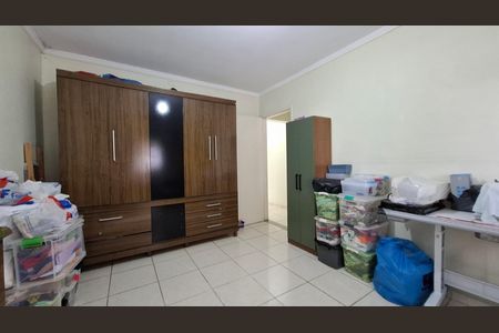 Casa à venda com 180m², 3 quartos e 3 vagas Casa à venda com 180m², 3 quartos e 3 vagasQuarto 2