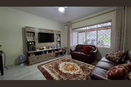 Casa à venda com 3 quartos, 180m² em Vila Linda, Santo André