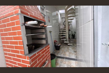 Casa à venda com 180m², 3 quartos e 3 vagas Casa à venda com 180m², 3 quartos e 3 vagasChurrasqueira