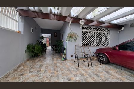 Garagem de casa à venda com 3 quartos, 180m² em Vila Linda, Santo André