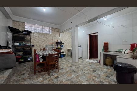 Casa à venda com 180m², 3 quartos e 3 vagas Casa à venda com 180m², 3 quartos e 3 vagasÁrea de Serviço