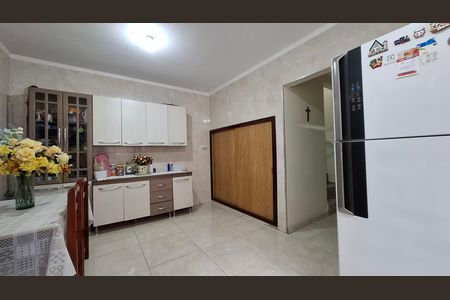 Casa à venda com 180m², 3 quartos e 3 vagas Casa à venda com 180m², 3 quartos e 3 vagasCozinha