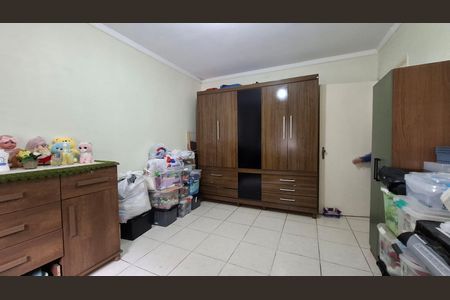 Casa à venda com 180m², 3 quartos e 3 vagas Casa à venda com 180m², 3 quartos e 3 vagasQuarto 2