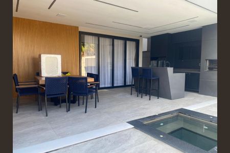 Casa à venda com 320m², 6 quartos e 2 vagas