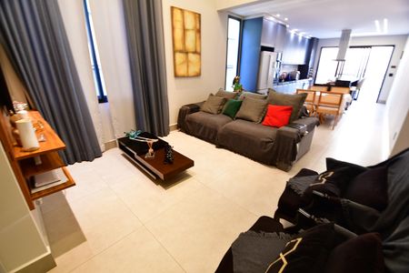 Sala de casa de condomínio à venda com 3 quartos, 145m² em Chácara Santa Margarida, Campinas