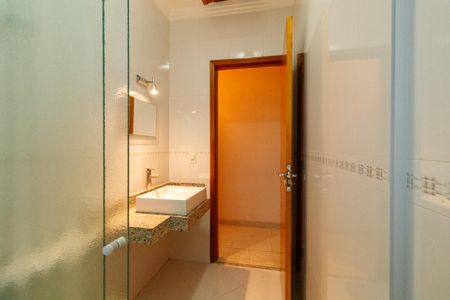 Casa para alugar com 200m², 3 quartos e 4 vagas Casa para alugar com 200m², 3 quartos e 4 vagasBanheiro
