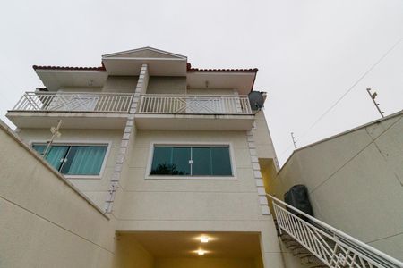 Casa para alugar com 200m², 3 quartos e 4 vagas Casa para alugar com 200m², 3 quartos e 4 vagasFachada
