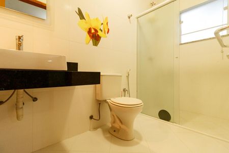 Casa para alugar com 200m², 3 quartos e 4 vagas Casa para alugar com 200m², 3 quartos e 4 vagasBanheiro da Suíte