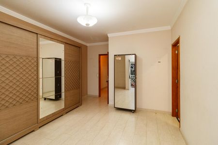 Casa para alugar com 200m², 3 quartos e 4 vagas Casa para alugar com 200m², 3 quartos e 4 vagasSuíte