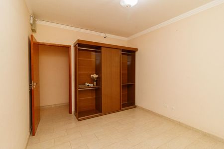 Casa para alugar com 200m², 3 quartos e 4 vagas Casa para alugar com 200m², 3 quartos e 4 vagasQuarto