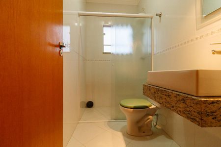 Casa para alugar com 200m², 3 quartos e 4 vagas Casa para alugar com 200m², 3 quartos e 4 vagasBanheiro