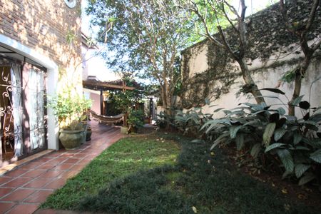 Área externa de casa à venda com 3 quartos, 264m² em Vila Progredior, São Paulo
