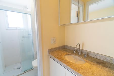 Banheiro de apartamento à venda com 1 quarto, 45m² em Vila Guarani (zona Sul), São Paulo