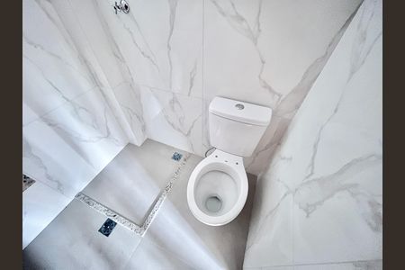 Apartamento à venda com 40m², 2 quartos e sem vaga Apartamento à venda com 40m², 2 quartos e sem vagaBanheiro