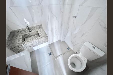 Apartamento à venda com 40m², 2 quartos e sem vaga Apartamento à venda com 40m², 2 quartos e sem vagaBanheiro