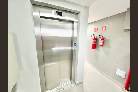 Apartamento à venda com 48m², 2 quartos e 1 vagaElevador
