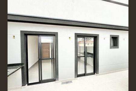 Apartamento à venda com 48m², 2 quartos e 1 vaga Apartamento à venda com 48m², 2 quartos e 1 vagaVaranda