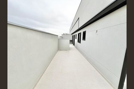 Apartamento à venda com 48m², 2 quartos e 1 vaga Apartamento à venda com 48m², 2 quartos e 1 vagaVaranda